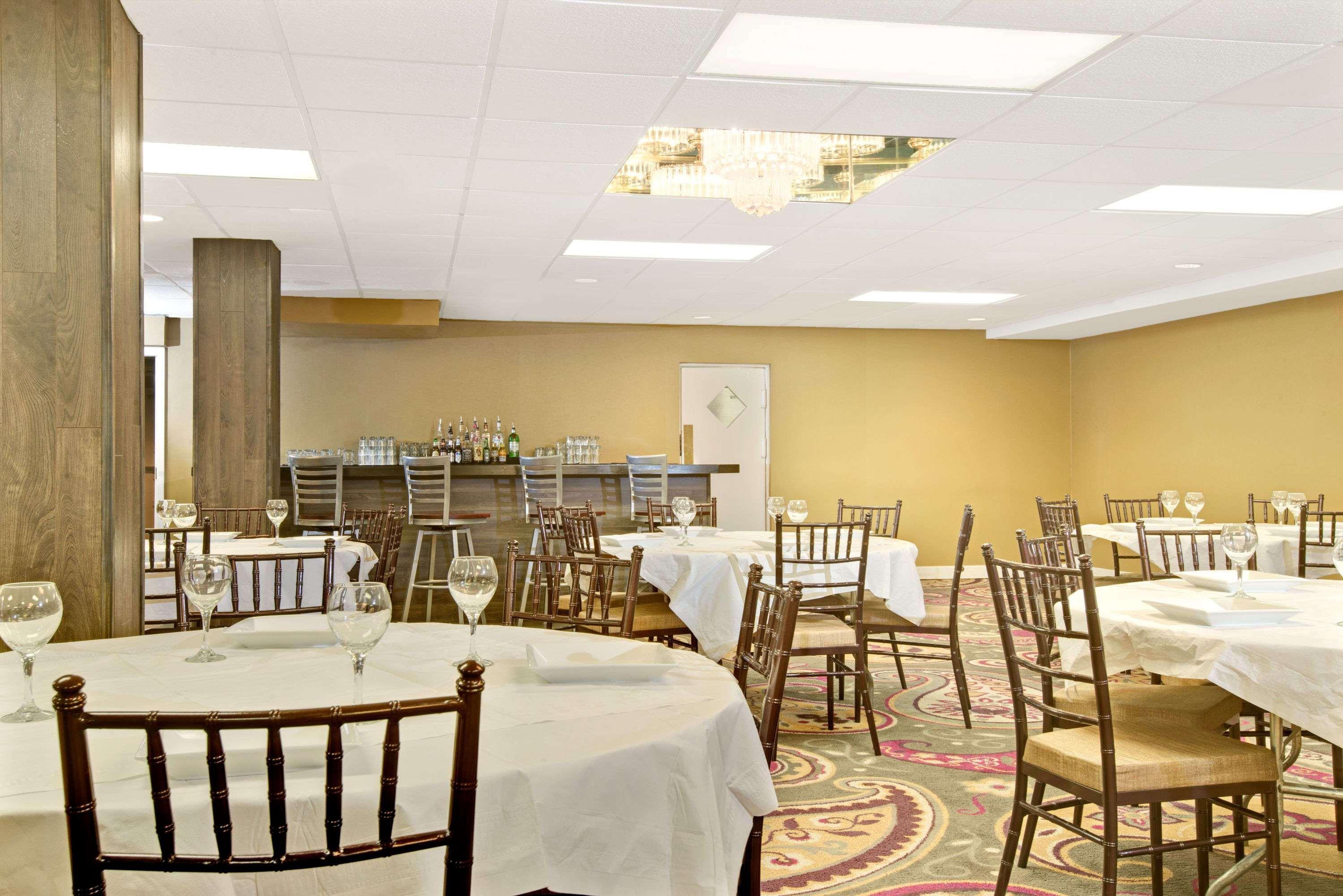 Days Inn By Wyndham Towson Bagian luar foto