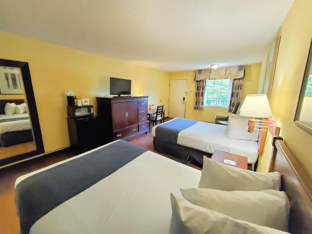 Days Inn By Wyndham Towson Bagian luar foto