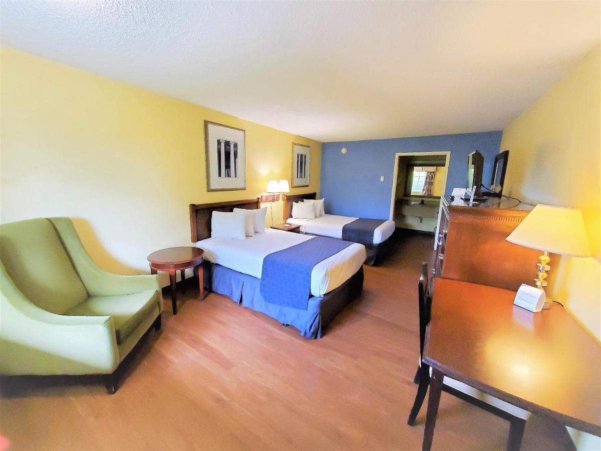 Days Inn By Wyndham Towson Bagian luar foto